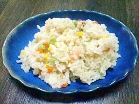 魚介ちょっとだけど風味はいいよ★炊飯器ピラフ